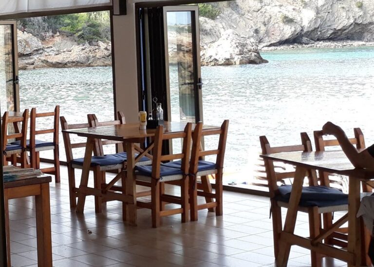 restaurant-cala-xarraca-ibiza